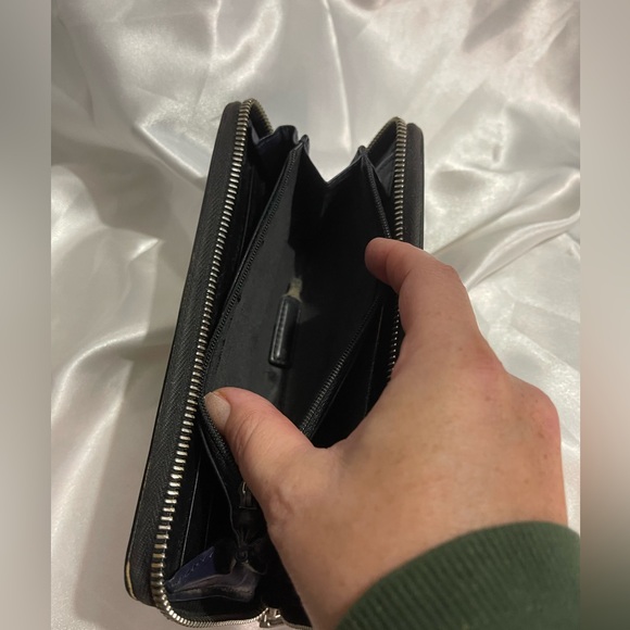 GUCCI Guccisima Navy and Black Leather Round Zipper Long Wallet - Picture 11 of 12